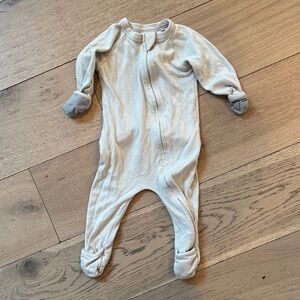 GOUMI Cream Kids Footie Pajamas